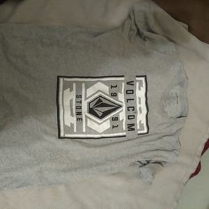 Volcom t shirt